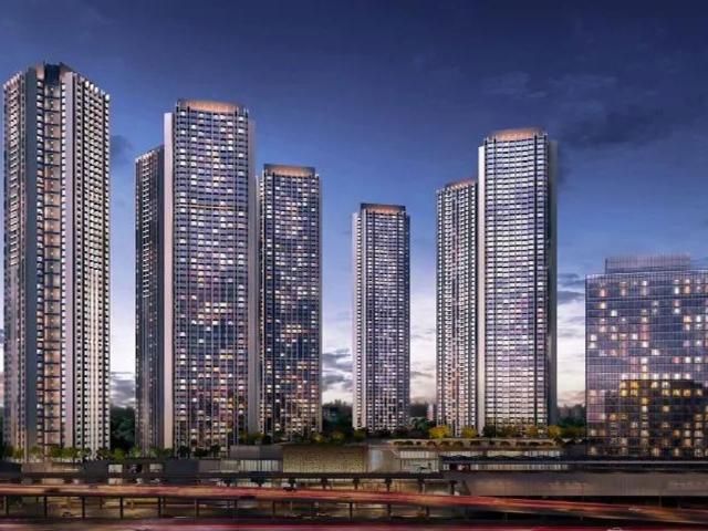Resale | 4 BHK + Extra Room 4063 Sq.Ft. Apartment in Max Estate 361