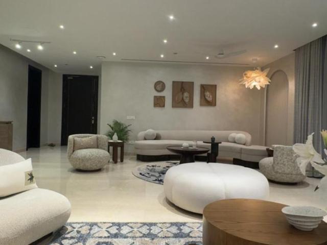Resale | 4 BHK + Extra Room 4175 Sq.Ft. Apartment in Suncity Platinum Towers