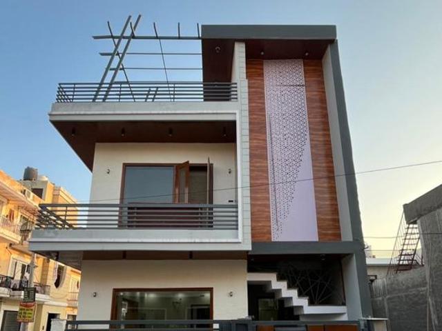 Resale | 4 BHK + Extra Room 110 Sq.Yd. Independent House in Sunny Enclave