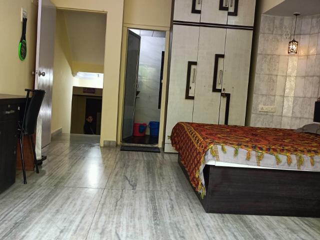 Resale | 4 BHK + Extra Room 1400 Sq.Ft. Apartment in Vashi Sector 12