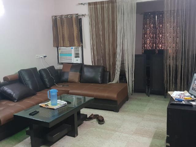 Resale | 4 BHK + Extra Room 1550 Sq.Ft. Apartment in Varun Enclave