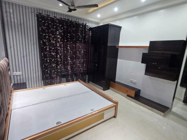 Resale | 4 BHK + Extra Room 1604 Sq.Yd. Apartment in Anand Vihar