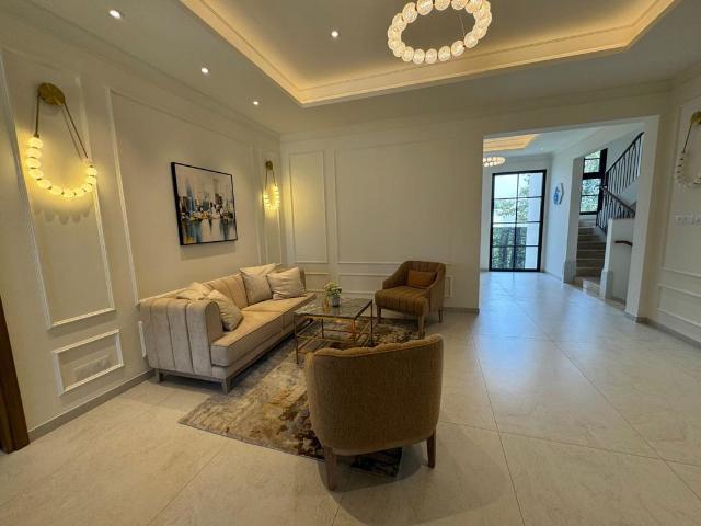 Resale | 4 BHK + Extra Room 2400 Sq.Ft. Villa in Sobha Oakshire