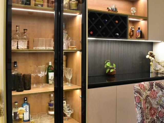 Resale | 4 BHK + Extra Room 2727 Sq.Ft. Apartment in DLF New Town Heights I