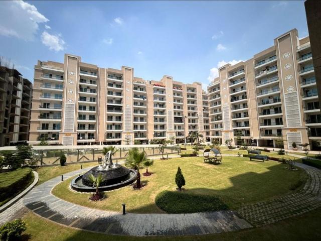 Resale | 4 BHK + Extra Room 3400 Sq.Ft. Penthouse in Ambala Highway