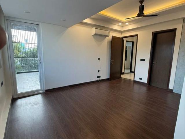 Resale | 4 BHK + Extra Room 360 Sq.Yd. Apartment in Sushant Lok I