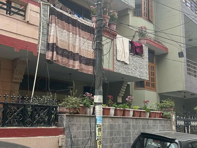 Resale | 4 BHK + Servant Room,Extra Room 162 Sq.Mt. Independent House in Sector 11