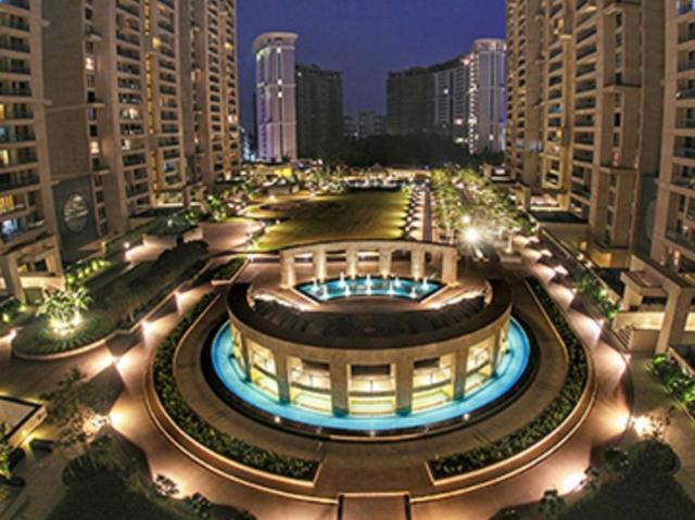 Resale | 4 BHK + Servant Room,Extra Room 3380 Sq.Ft. Apartment in Panchshil One North