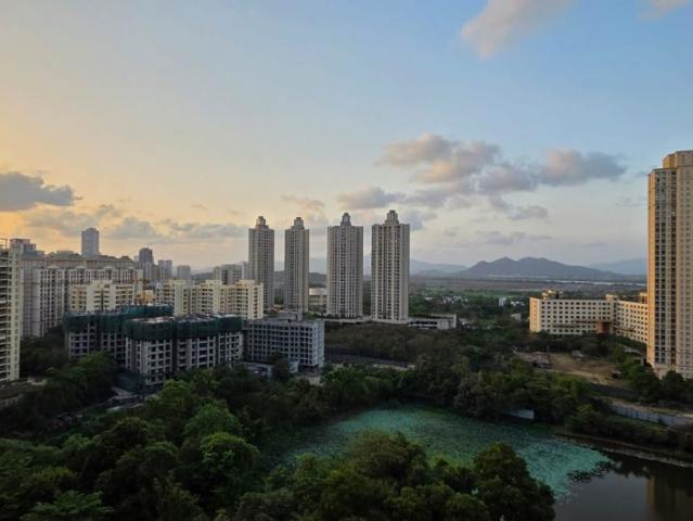 Resale | 4 BHK + Servant Room,Store Room 1865 Sq.Ft. Apartment in Hiranandani Lake Encalve Glenridge