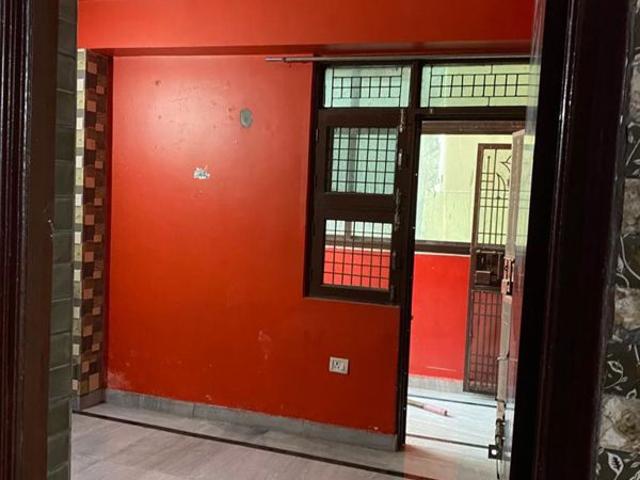 Resale | 4 BHK + Servant Room,Store Room 2215 Sq.Ft. Apartment in Arun Vihar Sector 37