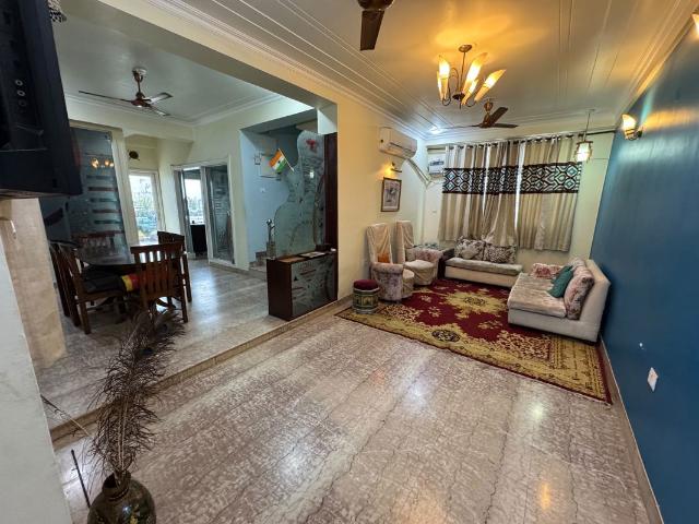 Resale | 4 BHK + Servant Room,Store Room 3200 Sq.Ft. Apartment in Shri Balaji Residency