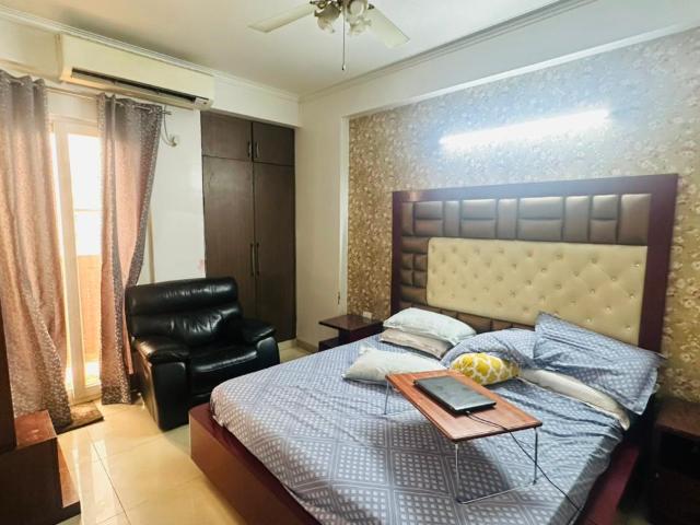 Resale | 4 BHK + Servant Room,Study Room 1548 Sq.Ft. Apartment in Saya Zenith