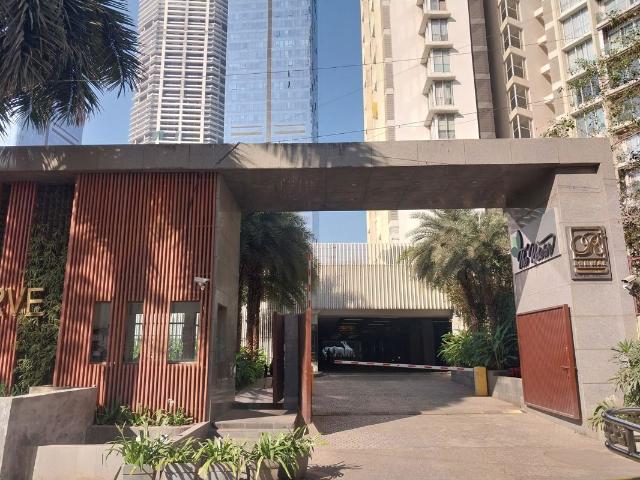 Resale | 4 BHK + Servant Room,Study Room 1580 Sq.Ft. Apartment in Runwal The Reserve