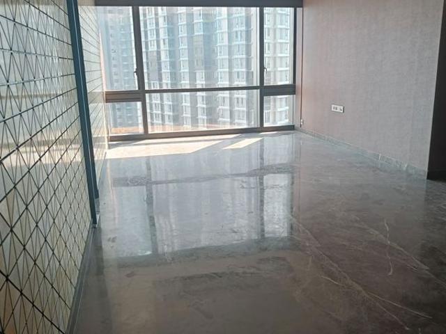 Resale | 4 BHK + Servant Room,Study Room 1670 Sq.Ft. Apartment in Lodha Trump Tower