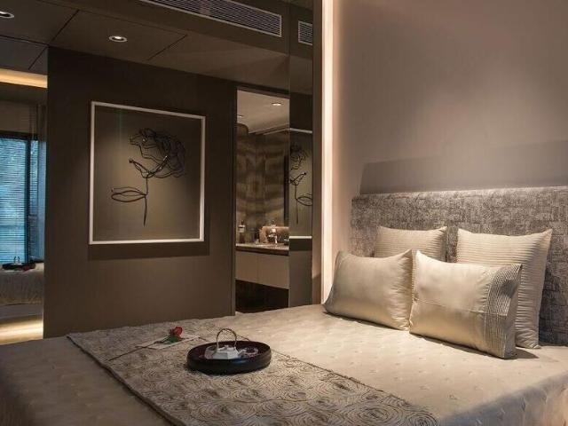 Resale | 4 BHK + Servant Room,Study Room 1780 Sq.Ft. Apartment in Rustomjee Crown