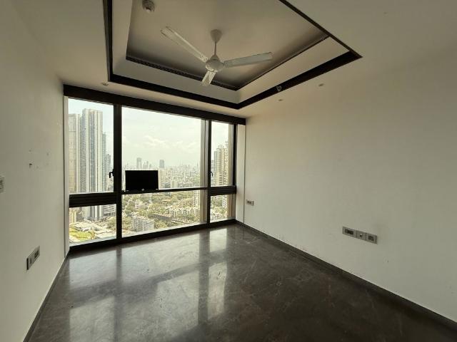 Resale | 4 BHK + Servant Room,Study Room 1789 Sq.Ft. Apartment in Lodha Trump Tower