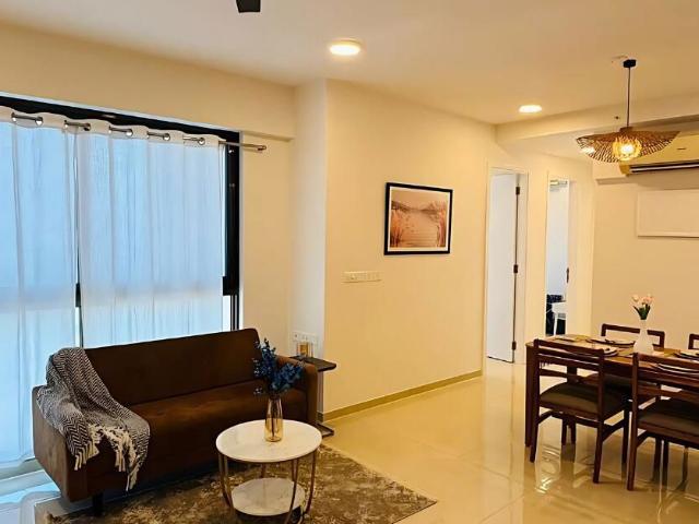 Resale | 4 BHK + Servant Room,Study Room 1710 Sq.Ft. Apartment in Rustomjee Crown