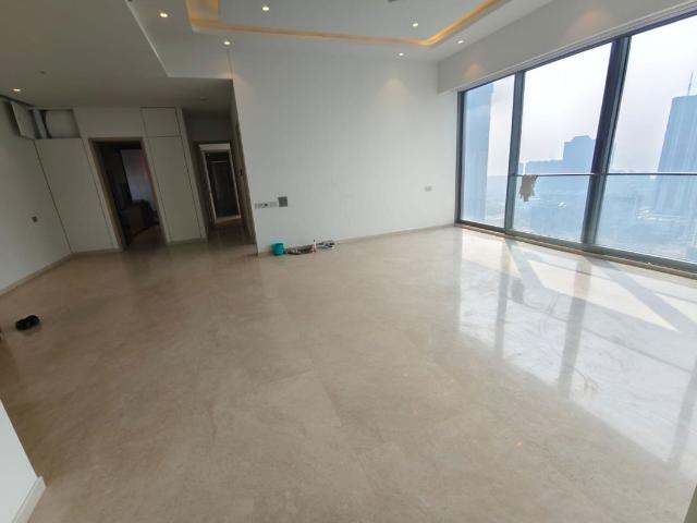 Resale | 4 BHK + Servant Room,Study Room 2170 Sq.Ft. Apartment in Rustomjee Crown