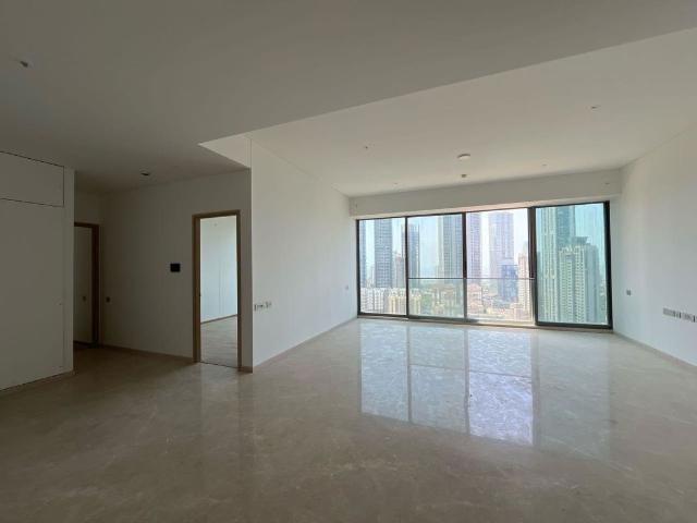 Resale | 4 BHK + Servant Room,Study Room 2170 Sq.Ft. Apartment in Rustomjee Crown