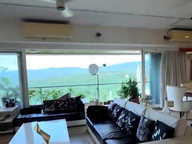 Resale | 4 BHK + Servant Room,Study Room 2240 Sq.Ft. Apartment in Raheja Reflections