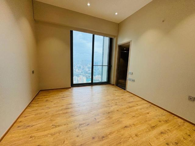 Resale | 4 BHK + Servant Room,Study Room 2270 Sq.Ft. Apartment in Rustomjee Crown