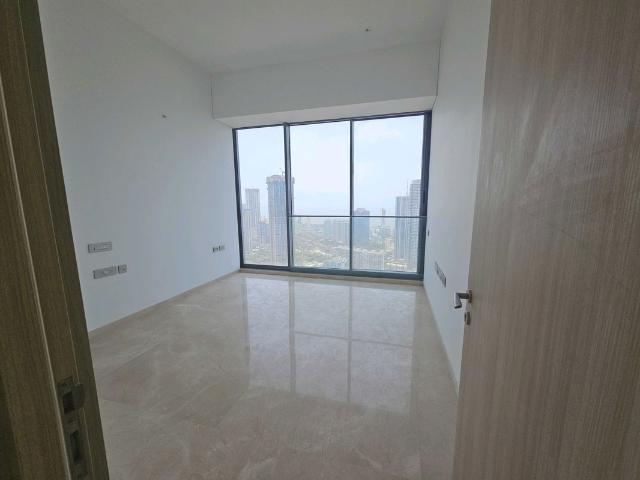 Resale | 4 BHK + Servant Room,Study Room 2310 Sq.Ft. Apartment in Rustomjee Crown