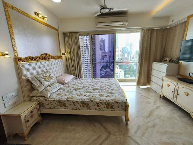 Resale | 4 BHK + Servant Room,Study Room 2590 Sq.Ft. Apartment in Prabhadevi CHS