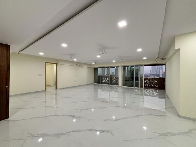 Resale | 4 BHK + Servant Room,Study Room 2650 Sq.Ft. Apartment in Prabhadevi CHS