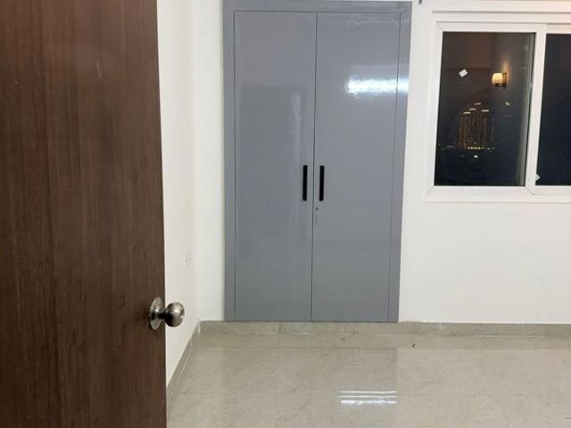 Resale | 4 BHK + Servant Room,Study Room 2700 Sq.Ft. Apartment in Godrej Nest
