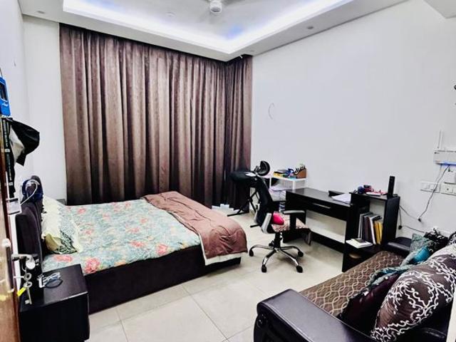 Resale | 4 BHK + Servant Room,Study Room 2812 Sq.Ft. Apartment in SS The Leaf