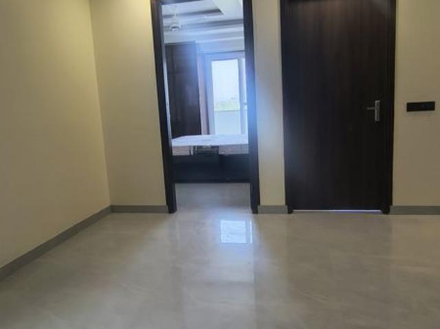 Resale | 4 BHK + Servant Room,Study Room 2900 Sq.Ft. Apartment in Unitech Uniworld City