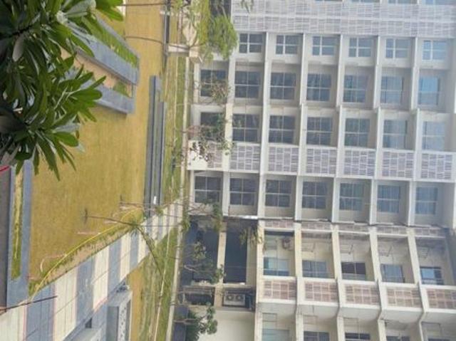 Resale | 4 BHK + Servant Room,Study Room 3300 Sq.Ft. Apartment in Godrej Palm Retreat