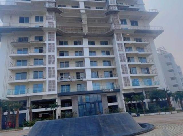 Resale | 4 BHK + Servant Room,Study Room 3300 Sq.Ft. Apartment in Godrej Palm Retreat