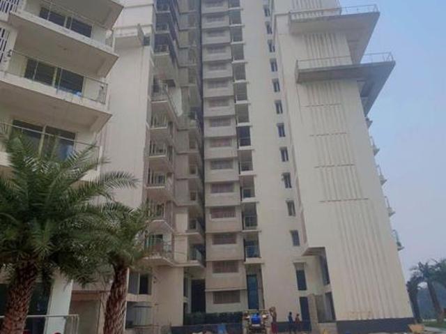 Resale | 4 BHK + Servant Room,Study Room 3300 Sq.Ft. Apartment in Godrej Palm Retreat