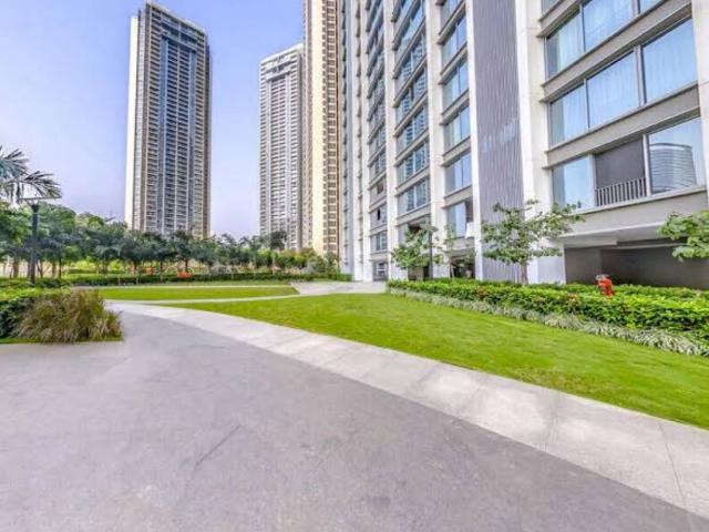 Resale | 4 BHK + Servant Room,Study Room 3334 Sq.Ft. Apartment in Oberoi Garden City