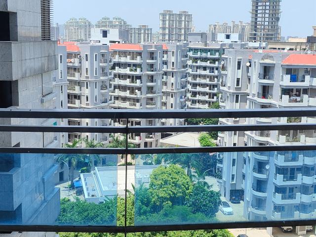 Resale | 4 BHK + Servant Room,Study Room 3950 Sq.Ft. Apartment in DLF The Pinnacle