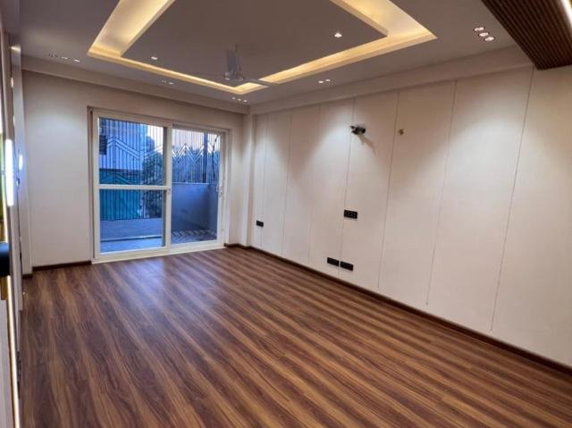 Resale | 4 BHK + Servant Room,Study Room 6050 Sq.Ft. Apartment in M3M Trump Tower