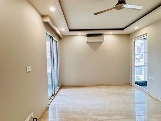 Resale | 4 BHK + Servant Room,Study Room,Extra Room 3300 Sq.Ft. Apartment in East Of Kailash