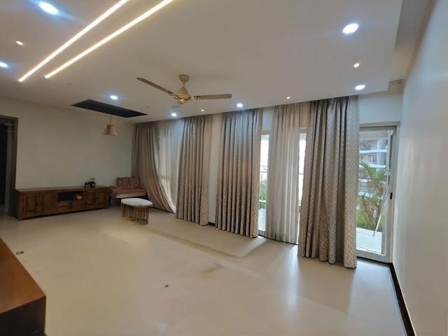 Resale | 4 BHK + Servant Room,Study Room,Extra Room 3400 Sq.Ft. Apartment in Goel Ganga Liviano
