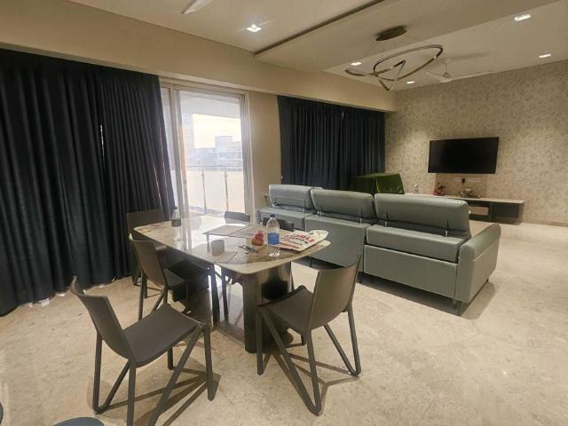 Resale | 4 BHK + Servant Room,Study Room,Extra Room,Store Room 2800 Sq.Ft. Apartment in Goel Ganga Liviano