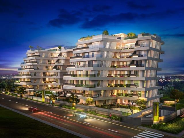 Resale | 4 BHK + Servant Room,Study Room,Extra Room,Store Room 3800 Sq.Ft. Apartment in Naiknavare Eminence Saga