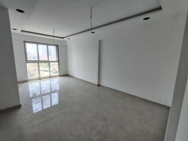 Resale | 4 BHK + Servant Room 1550 Sq.Ft. Apartment in Lodha The Park Trump Tower
