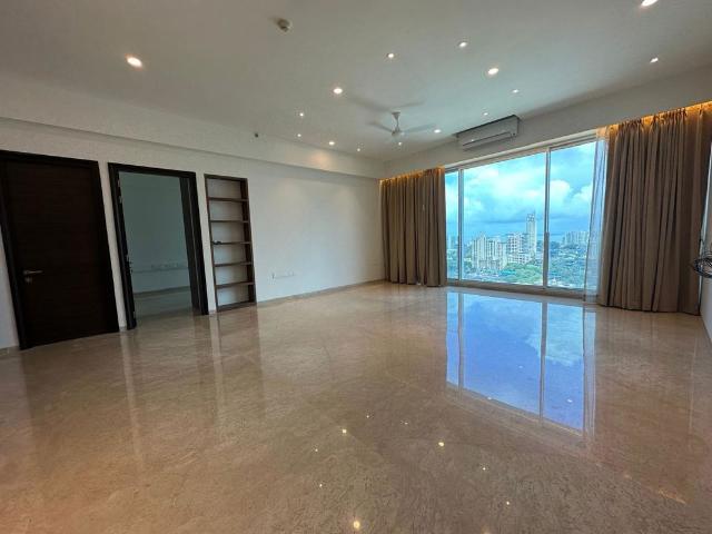 Resale | 4 BHK + Servant Room 1770 Sq.Ft. Apartment in Rustomjee Crown