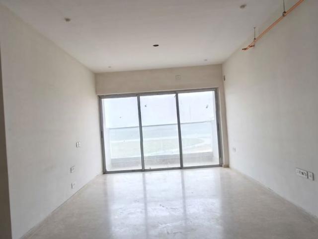 Resale | 4 BHK + Servant Room 1800 Sq.Ft. Apartment in Sheth 72 West