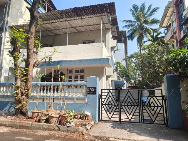 Resale | 4 BHK + Servant Room 1900 Sq.Ft. Independent House in Nerul Sector 17
