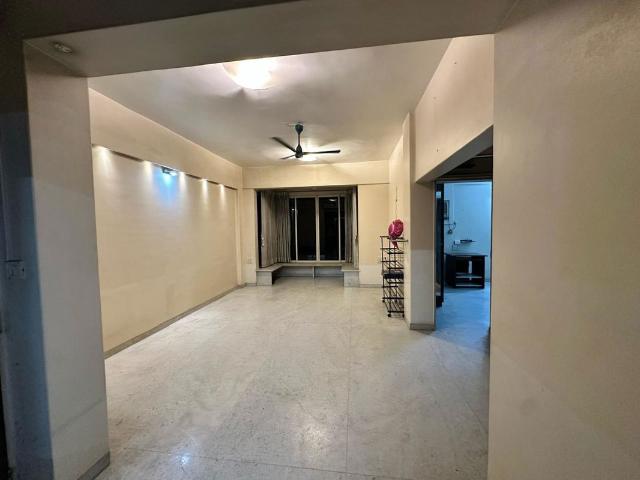 Resale | 4 BHK + Servant Room 1950 Sq.Ft. Apartment in Balkrishna Golden Breeze
