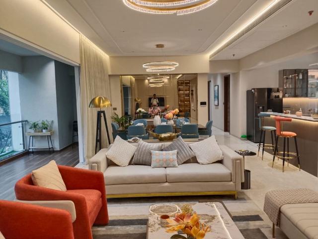 Resale | 4 BHK + Servant Room 2400 Sq.Ft. Apartment in Godrej Skyline