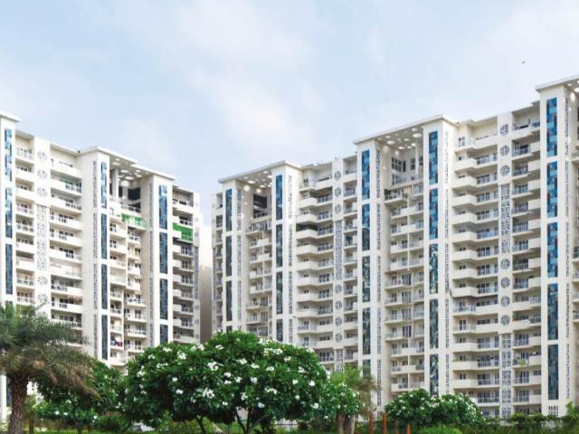 Resale | 4 BHK + Servant Room 2400 Sq.Ft. Apartment in Sector 66 A