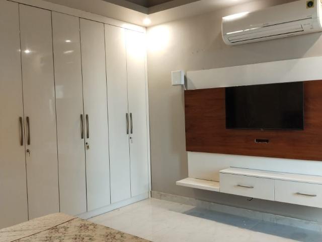 Resale | 4 BHK + Servant Room 2410 Sq.Ft. Apartment in Emaar Palm Terraces Select