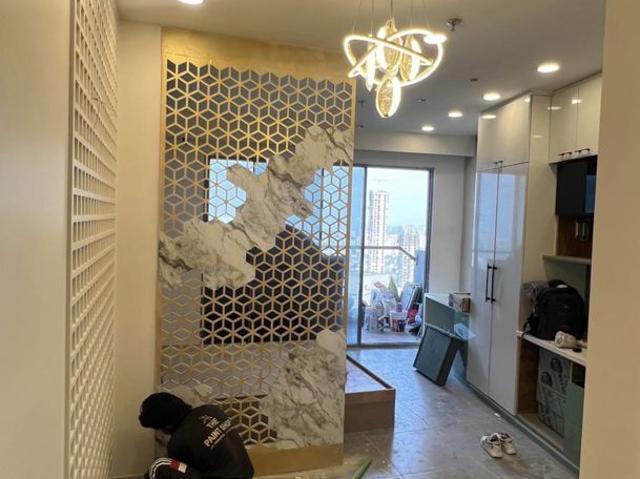 Resale | 4 BHK + Servant Room 2410 Sq.Ft. Apartment in Uchdpl Veridia Oakwood Enclave